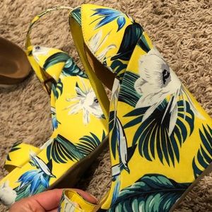 Bamboo wedge sandals